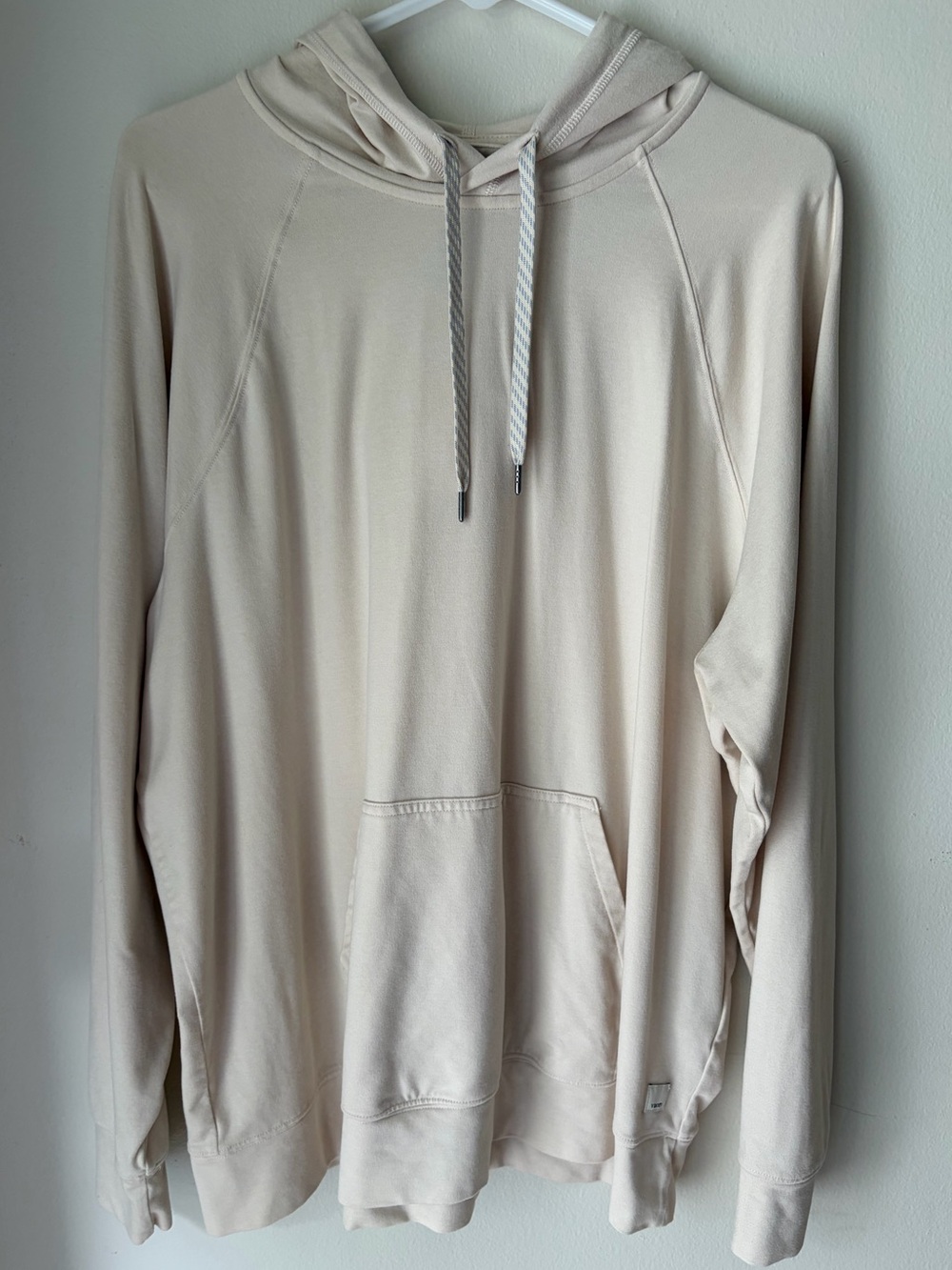82. Size Large VUORI Cream Dreamknit Oversized Halo Pullover
